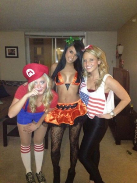 sexy-girls-halloween-costumes-35