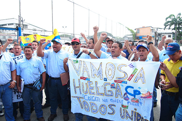Trabajadores de Colgate Palmolive exigen discutir el nuevo contrato colectivo