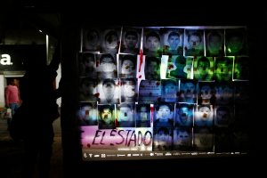 Peña Nieto regresa a un México en crisis por los 43  estudiantes desaparecidos