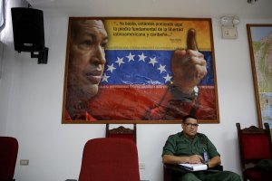 Más culto a la personalidad con la nueva materia Hugo Chávez (Fotos)