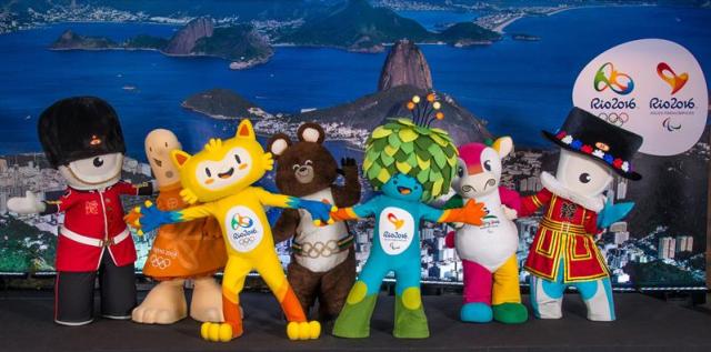  las mascotas de otras ediciones del Juegos Olímpicos y las actuales de los Juegos Olímpicos de Río de Janeiro 2016 (Foto EFE / Alex Ferro)