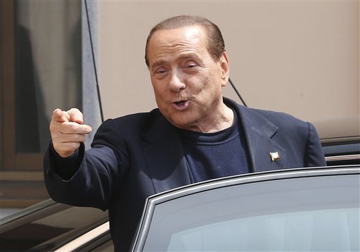 Reducen condenas a allegados de Berlusconi