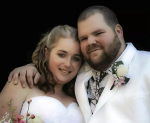 Video: Un accidente automovilístico mató a su novio el día de boda
