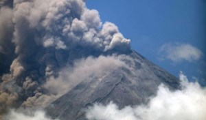 El volcán ecuatoriano Cotopaxi es el más vigilado del mundo, asegura Correa