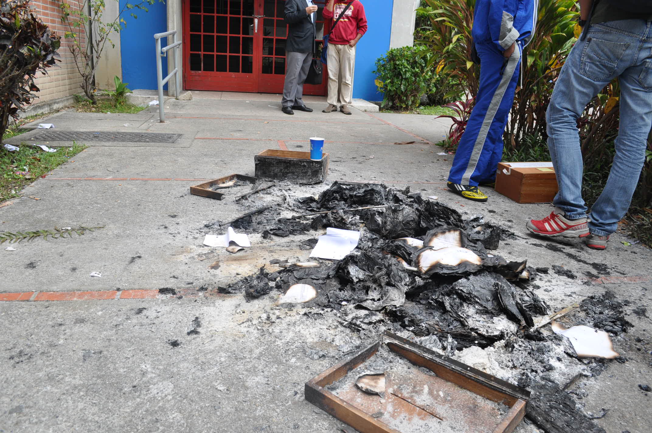 Así amaneció la facultad de Humanidades de la ULA Mérida tras ataque (Fotos)