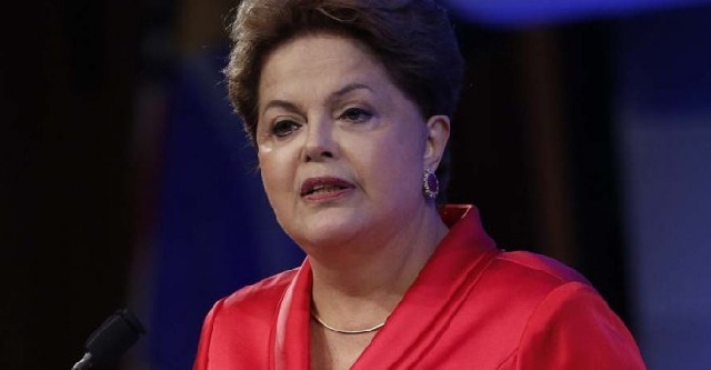 Rousseff asume un nuevo mandato marcado por corrupción y problemas económicos
