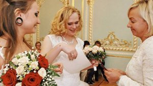 El primer matrimonio homosexual de Rusia