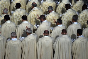 Al menos tres sacerdotes detenidos por abusos a menor en España