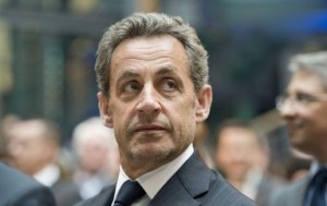 Acaba el interrogatorio bajo detención del expresidente de Francia Sarkozy