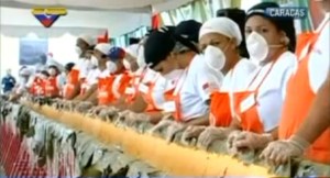Venezuela consigue Récord Guinness con la hallaca, el pan de jamón y el papelón más grande (Video)