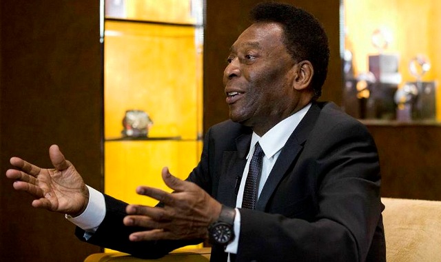 Interrumpen el tratamiento renal a Pelé, que continúa en cuidados intensivos