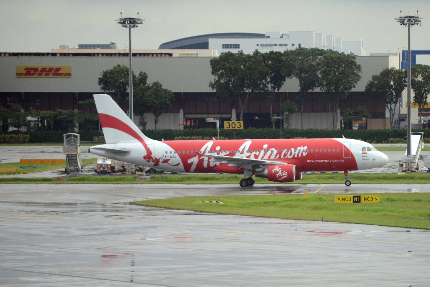 Avión de AirAsia regresa a Bangkok por ruido sospechoso en la bodega