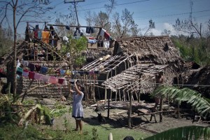 Tifón deja 27 muertos en Filipinas y se aleja de Manila