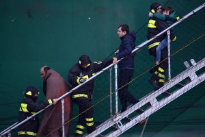 Concluye evacuación de los pasajeros del ferry “Norman Atlantic”