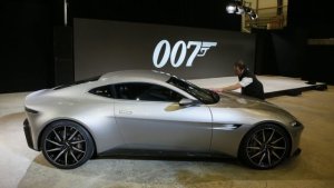 Quedarás hipnotizado con el nuevo auto de James Bond (Fotos)