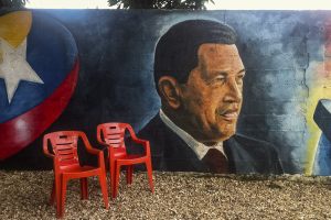 Descalabro económico, la herencia de Chávez a Maduro