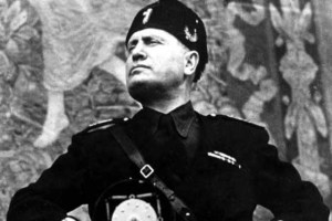Traicionado por su partido, olvidado por Hitler y apresado por el Rey: la caída de Mussolini y el fin del fascismo