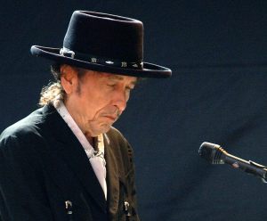 ¡Por fin!… Bob Dylan recibió su premio Nobel tras cinco meses de “suspenso”