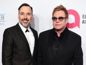 Elton John pide boicotear a Dolce&Gabbana por criticar a las familias gay