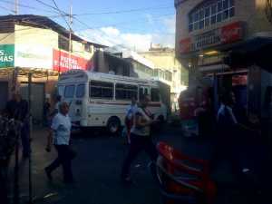 Cerrado casco central de Guarenas por protesta contra la inseguridad