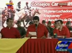 ¿Qué decía el papelito que le pasaron a Maduro? (Video)