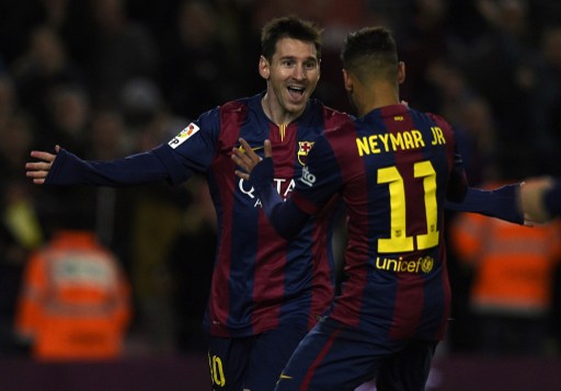 Barça golea en derbi con triplete de Messi