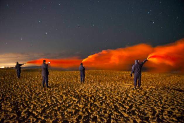 Foto: Miembros de la Guardia Costera realizan entrenamiento llamarada en Plum Island, Massachusetts. REUTERS / EE.UU.