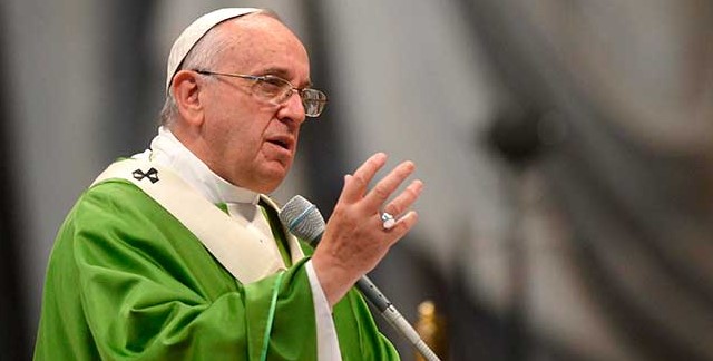 El papa Francisco dice que la familia no es “una institución en crisis”