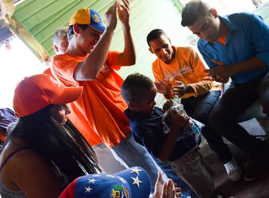 Voluntad Popular regala sonrisas y esperanza a familias del municipio Lagunillas (Fotos)