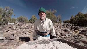 ¡Impresionante! Pasó 25 años tallando una increíble cueva subterránea (Foto + Video)