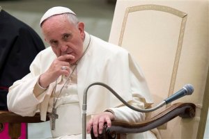 El papa condena todos los actos contra la paz y reza por víctimas de Túnez