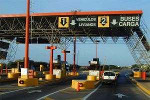 Vehículos particulares deberán pagar 10 bolívares en peajes del Zulia