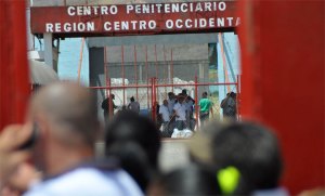 Trasladan a reos de Uribana a otros penales del país