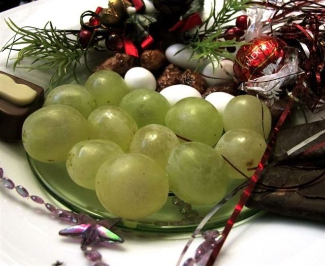 Foto: Las tradicionales 12 uvas para el fin de año / europapress.es