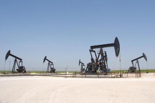 Emiratos Árabes Unidos se comprometió a garantizar el equilibrio del mercado petrolero