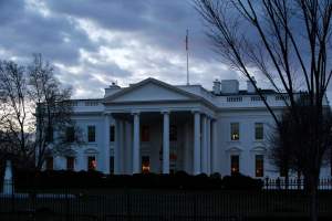 Identifican a propietario del dron que se estrelló en el jardín de la Casa Blanca
