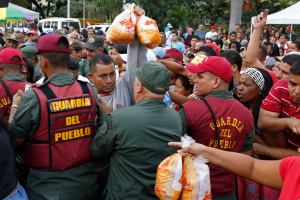 Hinterlaces: Siete de cada diez venezolanos piensa que el país va por mal camino