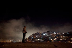 Caracas queda desolada en las noches por la violencia descontrolada