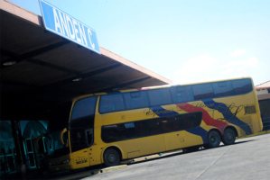 Líneas de buses expresos afectadas por falta de repuestos