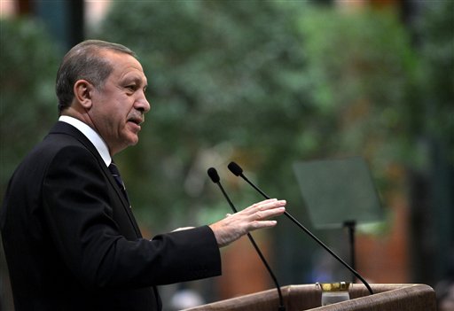 Presidente de Turquía dice que mujeres sin hijos son “media persona”