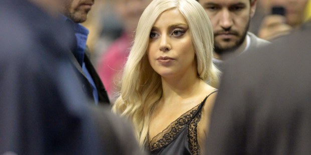 Foto de Lady Gaga recién levantada sorprende en Instagram