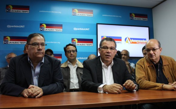 Foto: Luis Emilio Rondón, Enrique Márquez y Juan José Molina / Nota de prensa