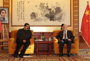 El Nuevo Herald: Maduro negocia con China masivo préstamo de emergencia