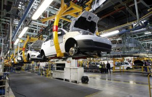 Cavenez: Virtualmente paralizada industria automotriz en enero