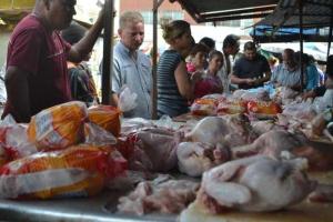 Hasta Bs. 450 cuesta un kilo de filete de pechuga de pollo