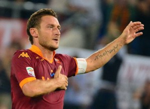 Fanático de la Roma se tatuó el “selfie de Totti” (FOTO)