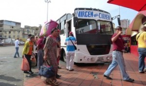Asaltan autobuses en el tramo de Boca de Uchire y Miranda
