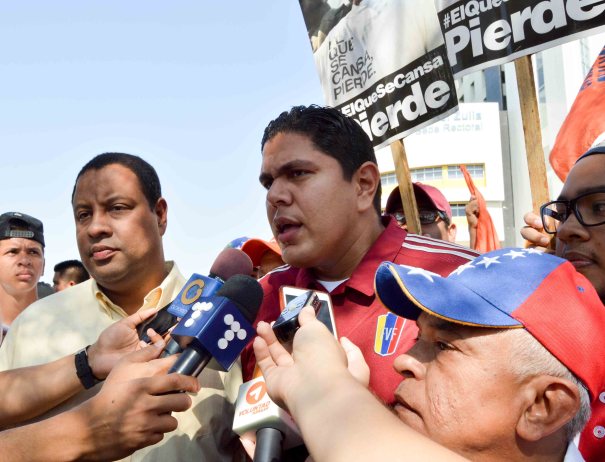 Foto: El diputado Lester Toledo en la Marcha de las Ollas Vacías. / Nota de prensa