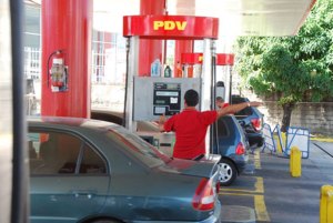 Continúan fallas en suministro de gasolina de 95 octanos en Carabobo