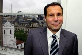Exesposa de Nisman cuestiona a fiscal por aferrarse a hipótesis de suicidio